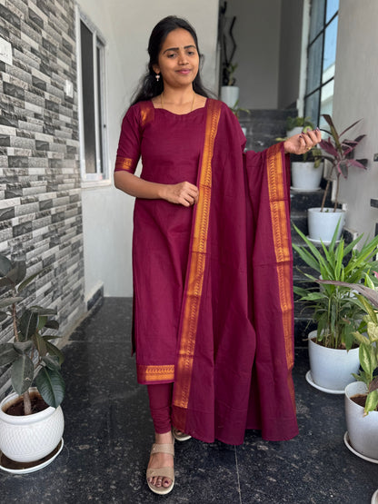 Maroon Sungudi Cotton 2-Piece Kurti Set