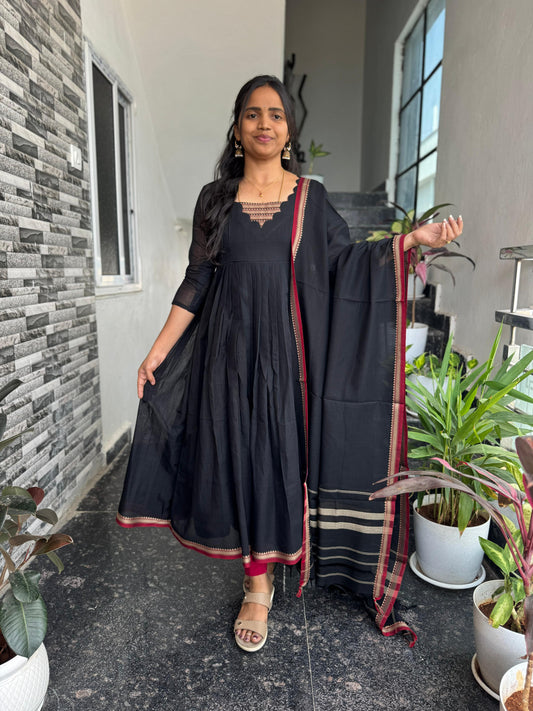 Black Narayanpet Anarkali 2-Piece Set with VIP Border