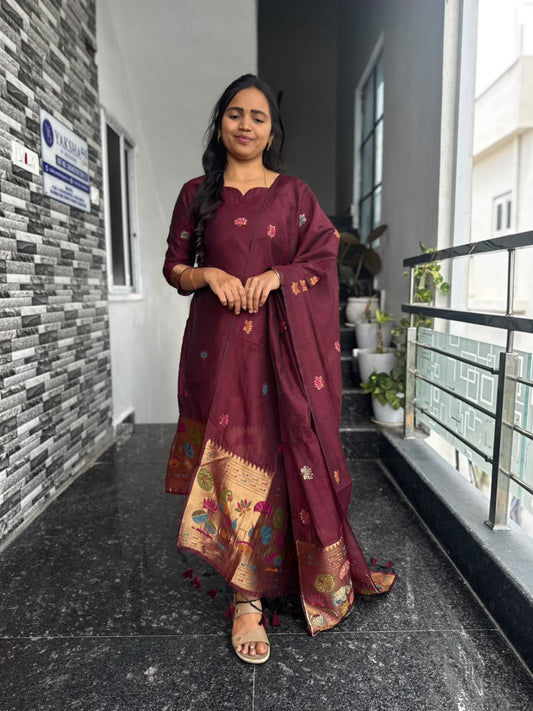 Maroon Jamdani 2-Piece Kurti Set – Multicolour Floral Motifs & Traditional Woven Border