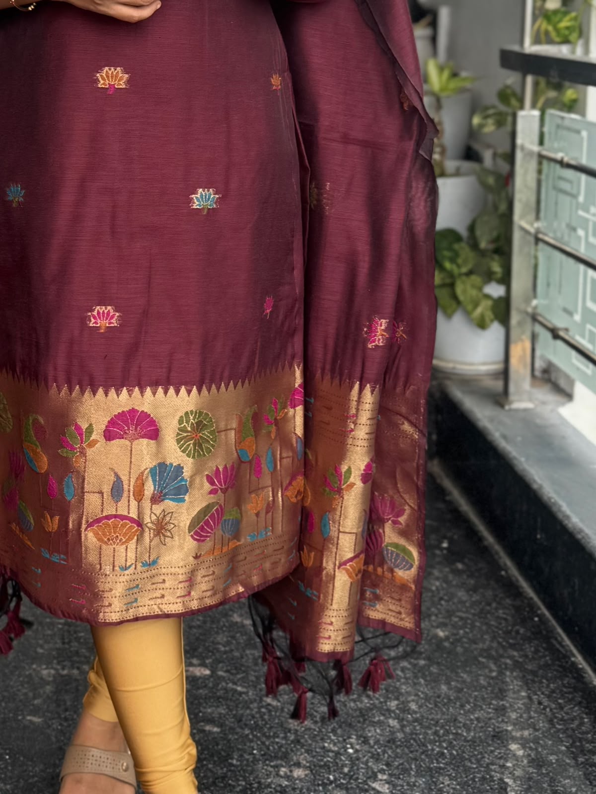 Maroon Jamdani 2-Piece Kurti Set – Multicolour Floral Motifs & Traditional Woven Border