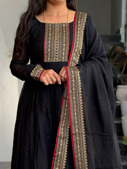 Black Narayanpet Anarkali 2-Piece Set – Traditional Woven Border