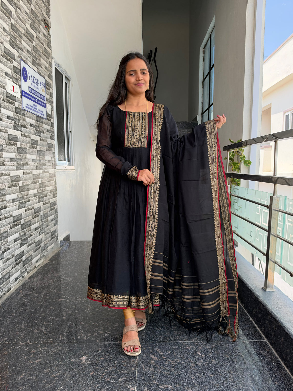 Black Narayanpet Anarkali 2-Piece Set – Traditional Woven Border