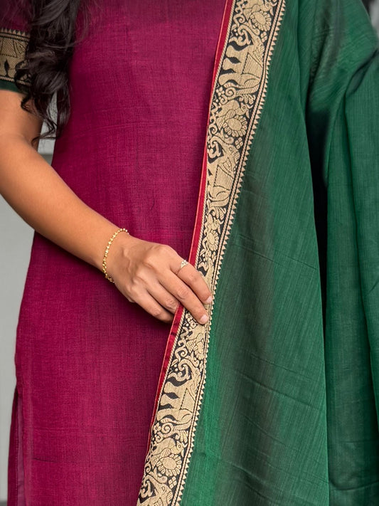 Magenta Narayanpet with Green Dupatta – 2-Piece Kurti Set